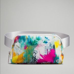 Lululemon Everywhere Belt Bag NWT- No Limits White Multi